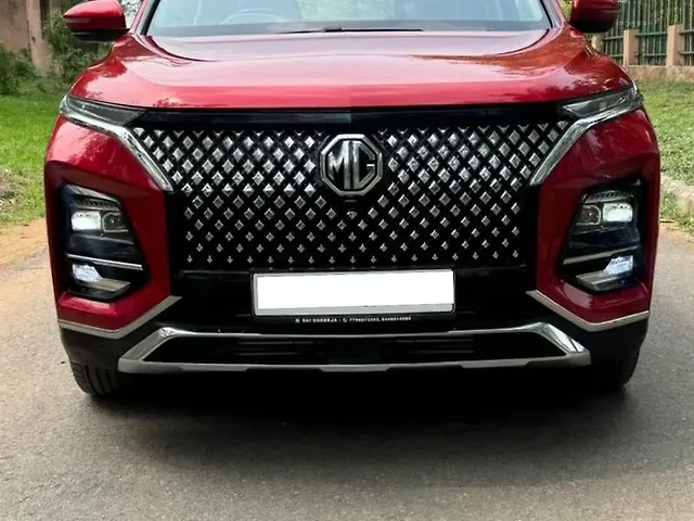 Used 2024 MG Hector Plus in Delhi