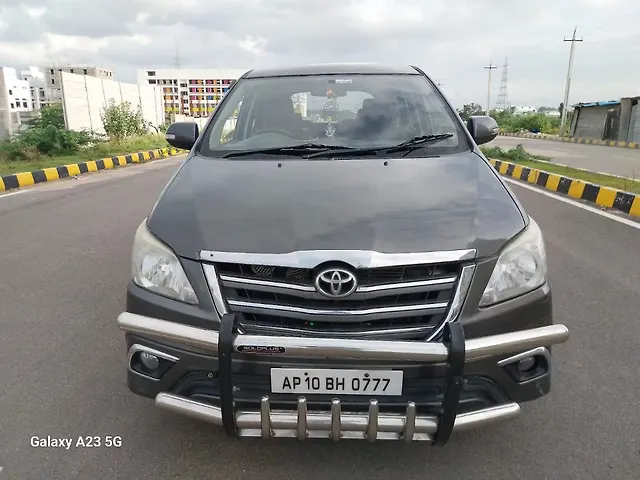 Used 2014 Toyota Innova in Hyderabad