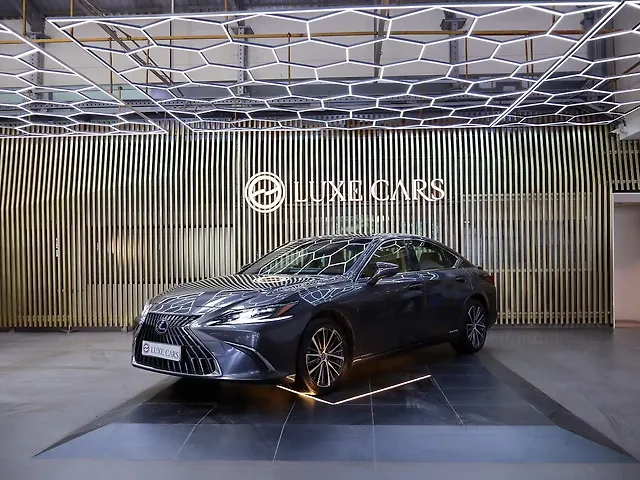 Used Lexus ES 300h Luxury in Bangalore