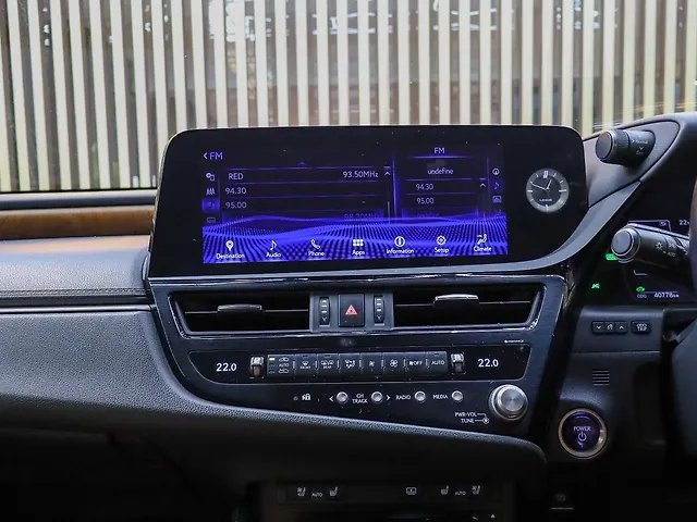 Used Lexus ES 300h Luxury in Bangalore