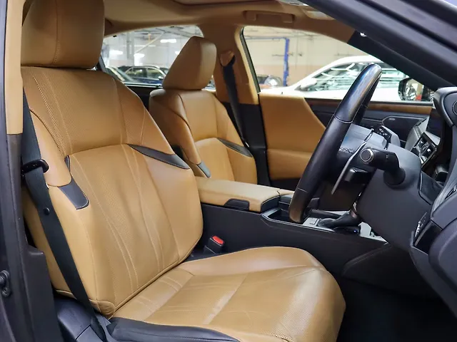 Used Lexus ES 300h Luxury in Bangalore