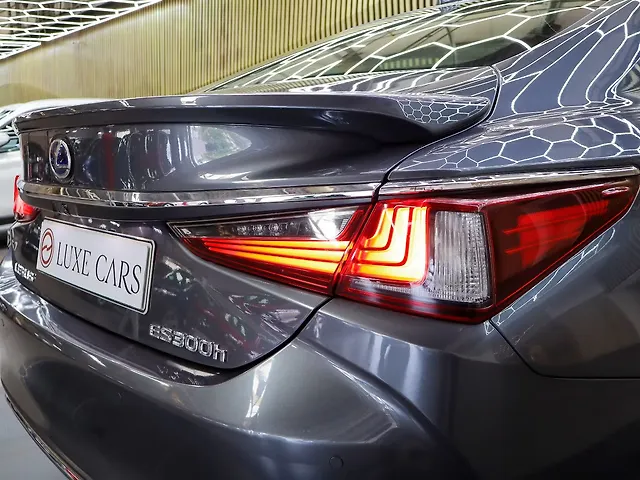 Used Lexus ES 300h Luxury in Bangalore