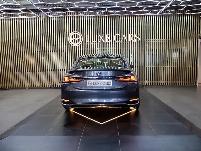 Used Lexus ES 300h Luxury in Bangalore