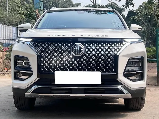 Used 2023 MG Hector Plus in Delhi