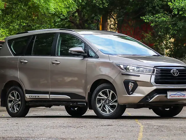 Used 2022 Toyota Innova Crysta in Delhi