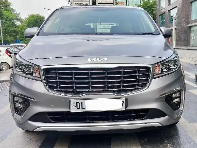 Used 2021 Kia Carnival in Delhi