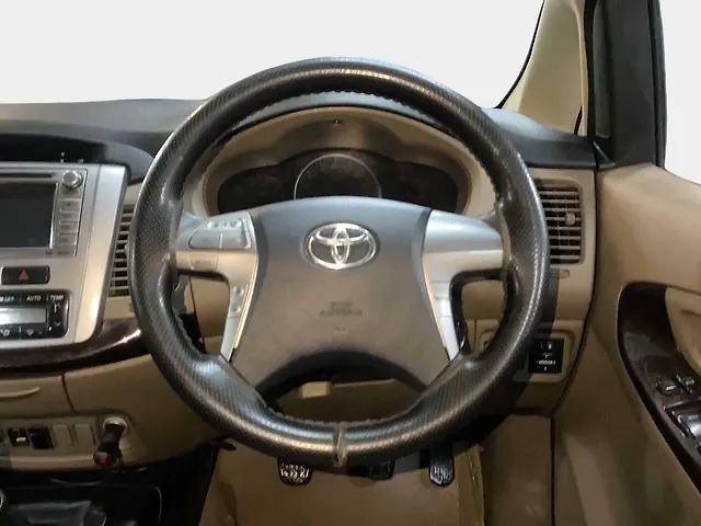 Used Toyota Innova [2013-2014] 2.5 VX 8 STR BS-III in Chandigarh
