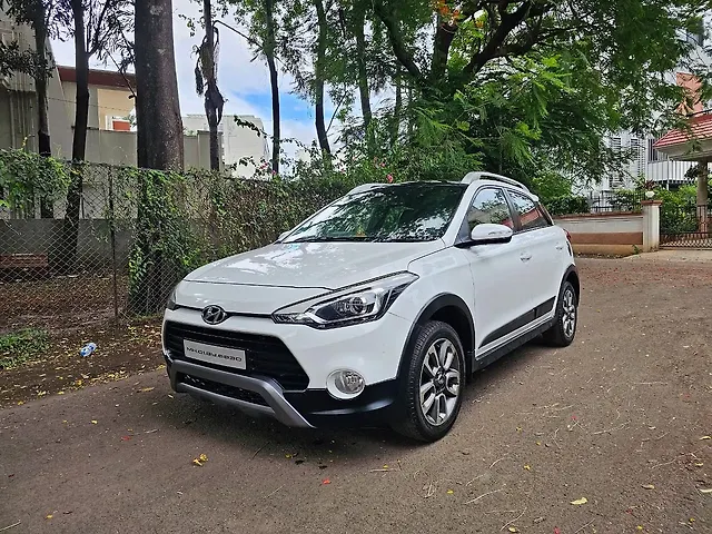 Second Hand 2015 Hyundai i20 Active Base for sale at