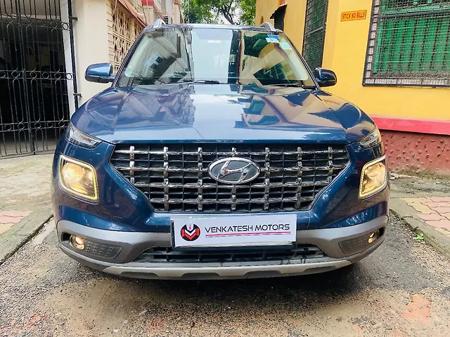 Used 2022 Hyundai Venue in Kolkata