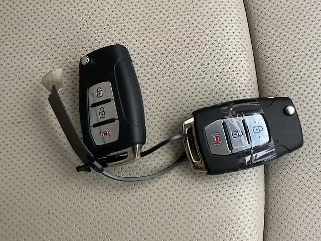 Used Mahindra XUV300 [2019-2024] W8 (O) 1.2 Petrol AMT in Chennai