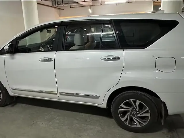 Second Hand 2025 Toyota Innova Crysta GX STR for sale at 22