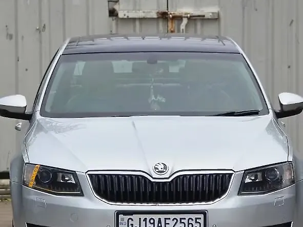 Used 2016 Skoda Octavia in Surat