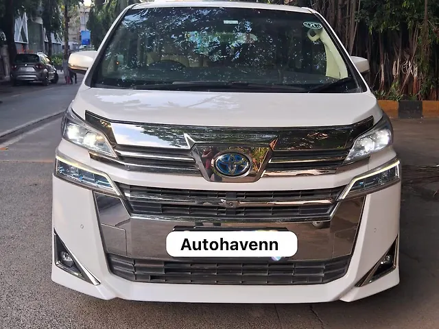 Used 2022 Toyota Vellfire in Mumbai