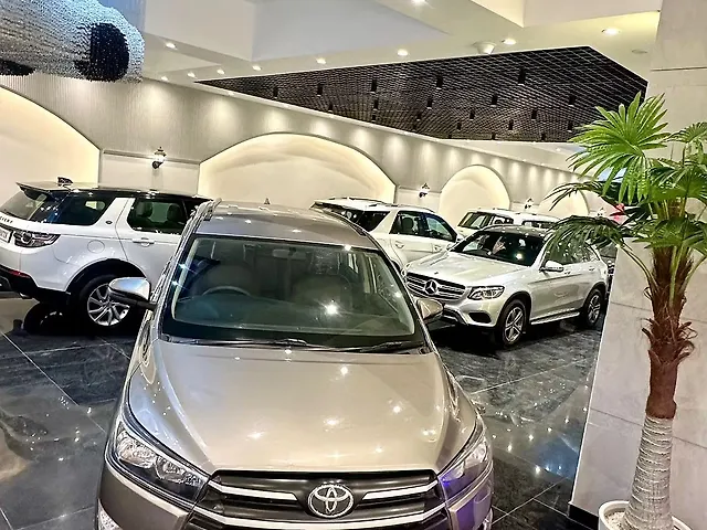 Used 2020 Toyota Innova Crysta in Delhi