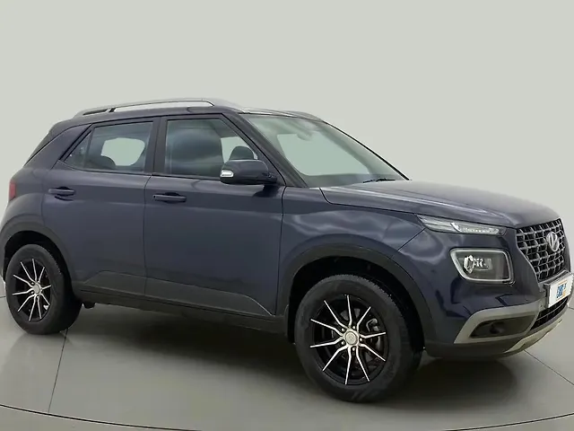 Used 2022 Hyundai Venue in Mumbai