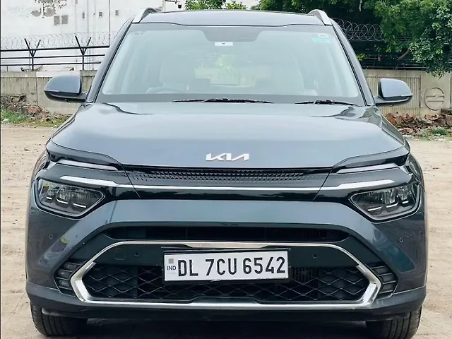 Used 2022 Kia Carens in Delhi