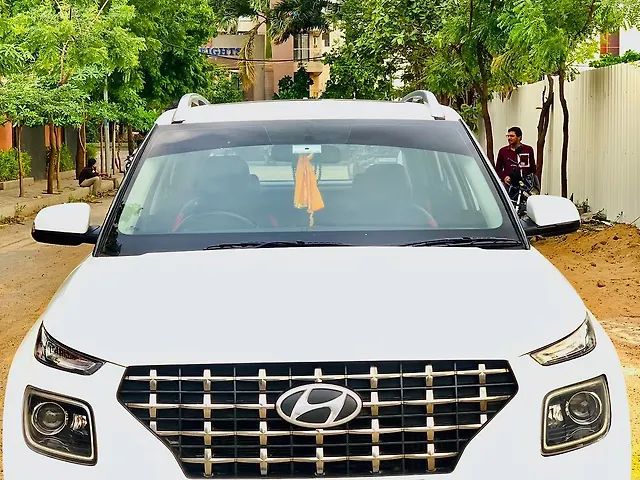Used 2022 Hyundai Venue in Surat
