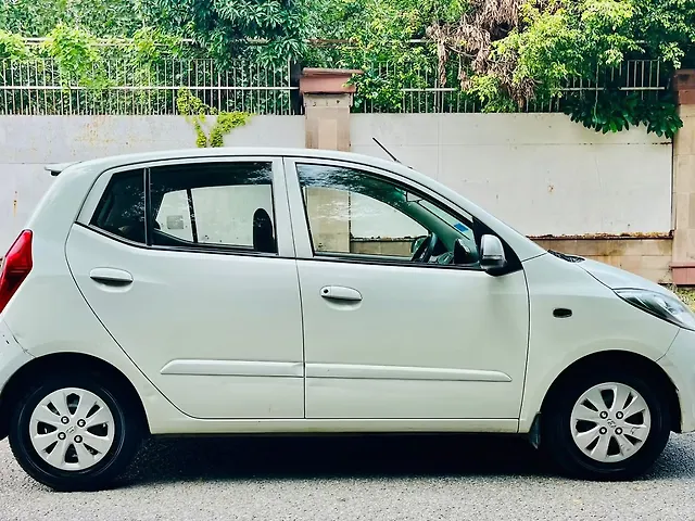 Used 2011 Hyundai i10 in Delhi