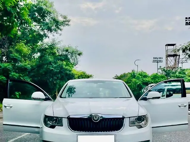 Used 2013 Skoda Superb in Delhi