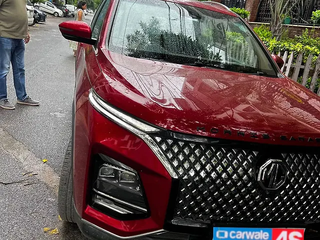 Used 2023 MG Hector Plus in Delhi