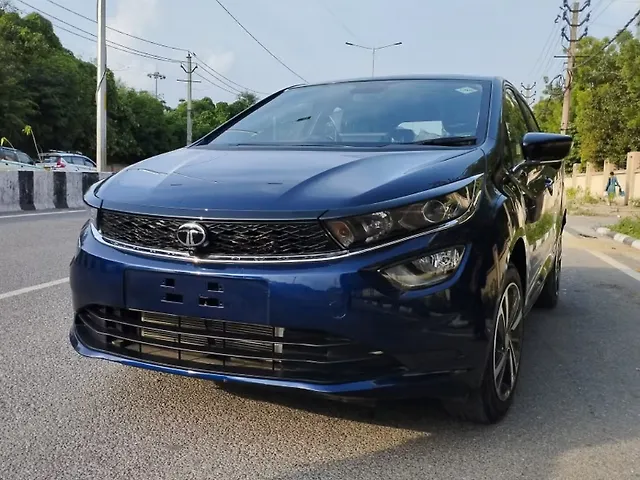 Used 2025 Tata Altroz in Delhi