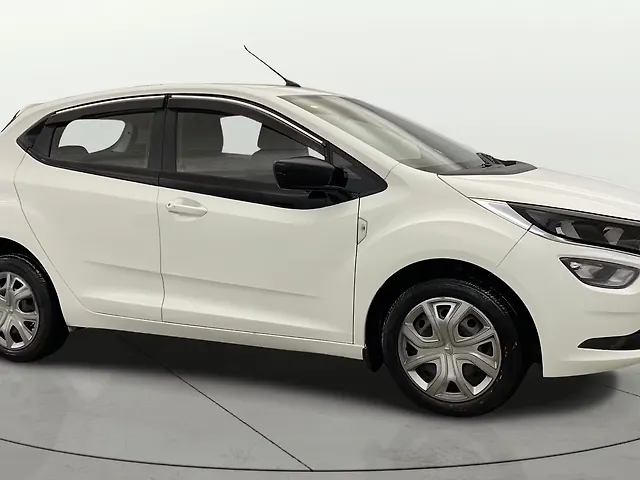 Used 2022 Tata Altroz in Delhi