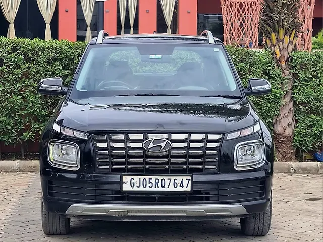 Used 2022 Hyundai Venue in Surat
