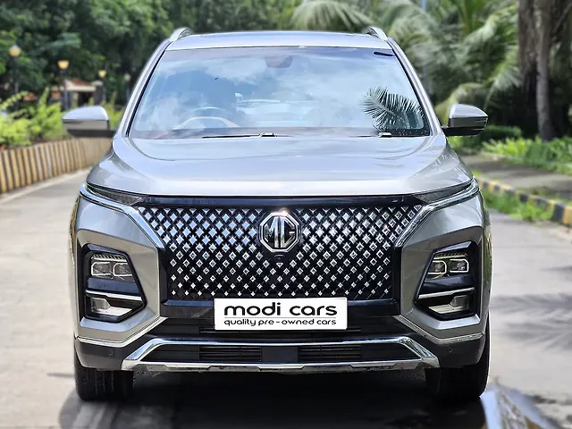 Used 2024 MG Hector Plus in Mumbai