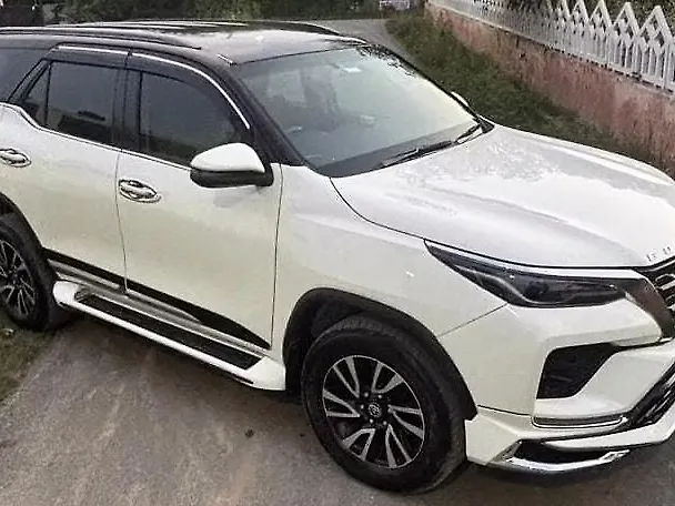 Used Toyota Fortuner 4X4 AT 2.8 Diesel in Meerut
