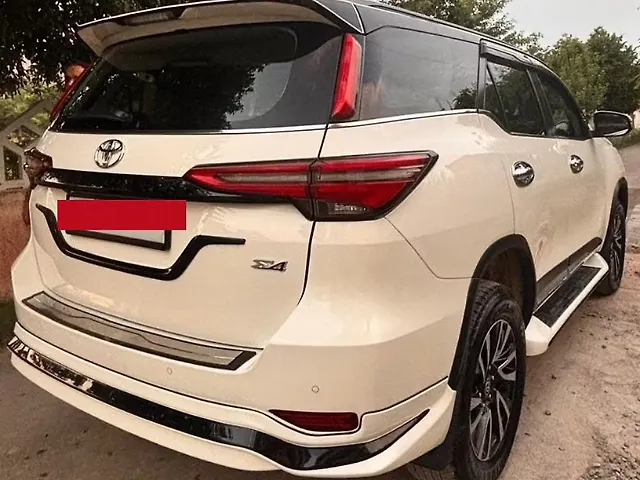 Used Toyota Fortuner 4X4 AT 2.8 Diesel in Meerut