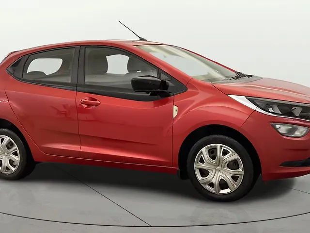 Used 2021 Tata Altroz in Delhi
