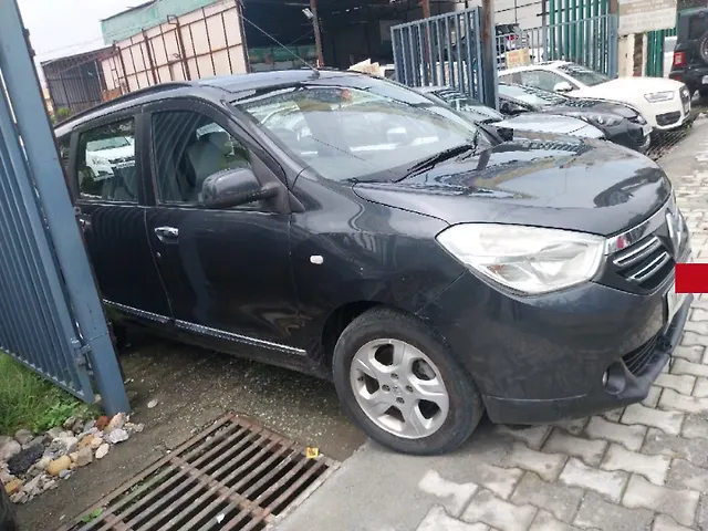 Used Renault Lodgy 85 PS RXZ [2015-2016] in Dehradun