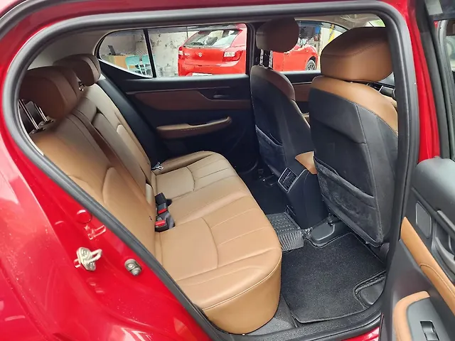 パドル Second Hand 2024 Honda Elevate ZX CVT for sale at Rs. 15