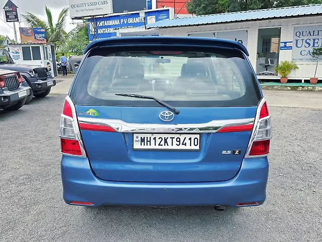 Second Hand 2014 Toyota Innova 2.5 ZX 7 STR BS-IV for sale