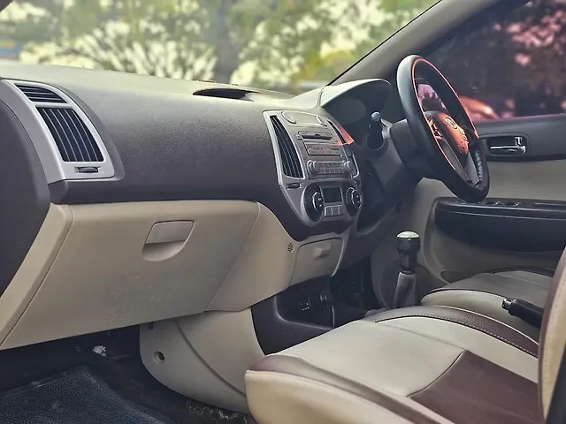 Used Hyundai i20 [2010-2012] Sportz 1.2 BS-IV in Nashik