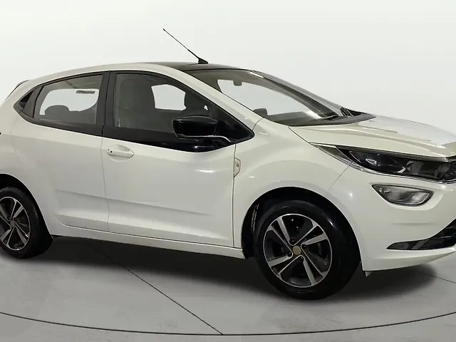 Used 2021 Tata Altroz in Delhi