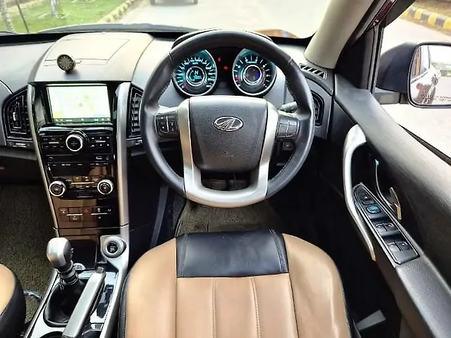 Used Mahindra XUV500 W9 [2018-2020] in Delhi