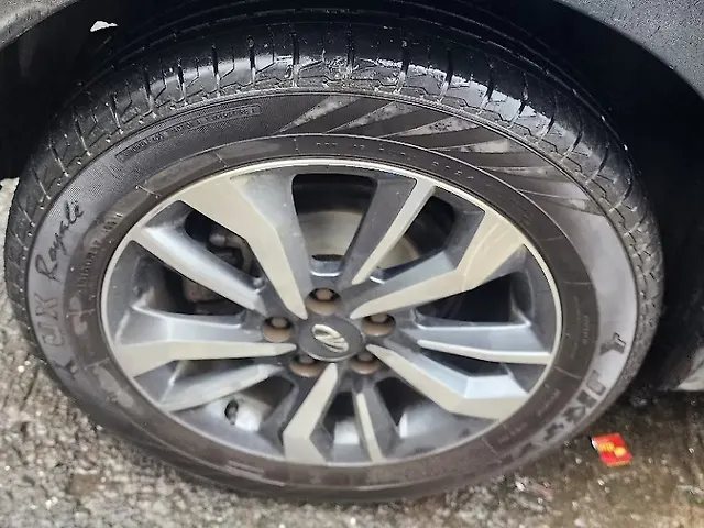 Used Mahindra XUV300 [2019-2024] W8 (O) 1.5 Diesel AMT in Mumbai