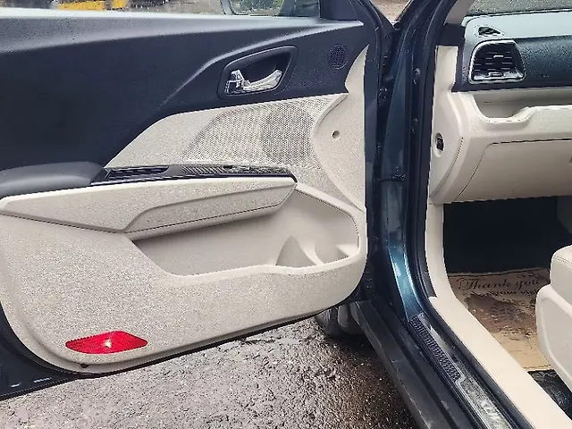 Used Mahindra XUV300 [2019-2024] W8 (O) 1.5 Diesel AMT in Mumbai