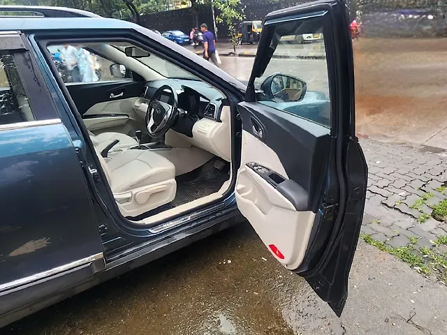 Used Mahindra XUV300 [2019-2024] W8 (O) 1.5 Diesel AMT in Mumbai