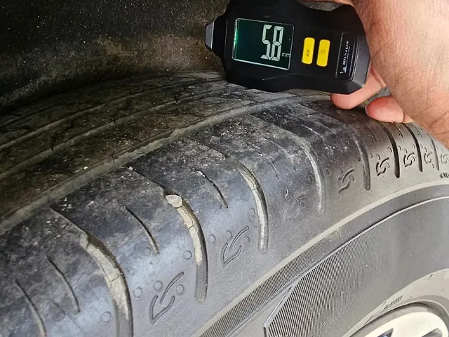 Used Kia Carens [2022-2023] Luxury Plus 1.5 Diesel AT 6 STR in Mumbai