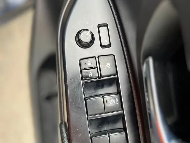 Used Toyota Innova Crysta [2016-2020] 2.4 G 7 STR [2016-2017] in Delhi