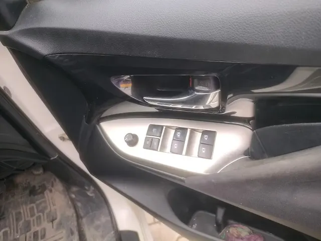 Used Toyota Innova Crysta [2016-2020] 2.4 V Diesel in Lucknow