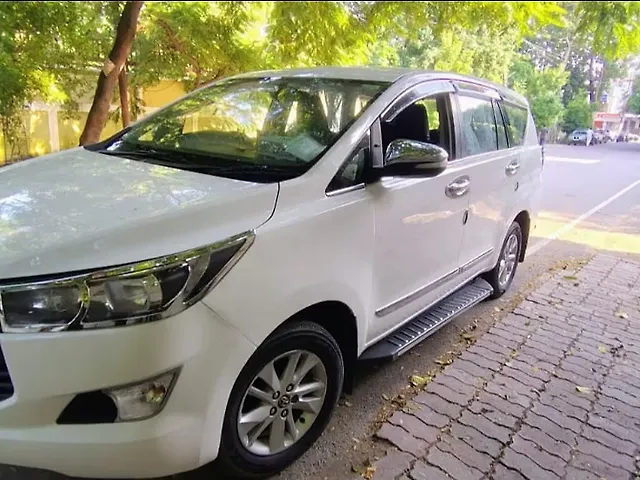 Used Toyota Innova Crysta [2016-2020] 2.4 G 7 STR [2016-2017] in Lucknow
