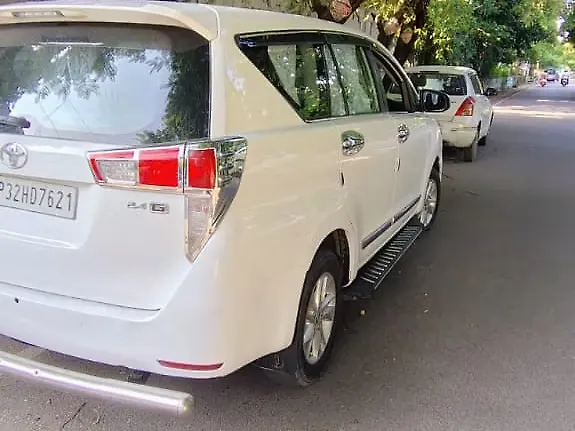 Used Toyota Innova Crysta [2016-2020] 2.4 G 7 STR [2016-2017] in Lucknow