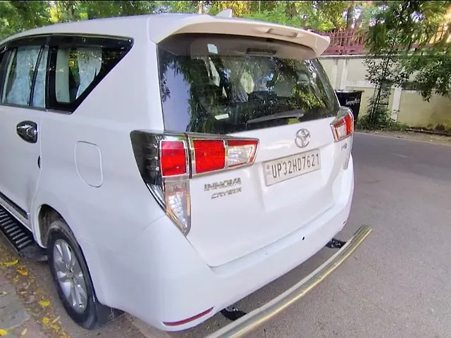 Used Toyota Innova Crysta [2016-2020] 2.4 G 7 STR [2016-2017] in Lucknow