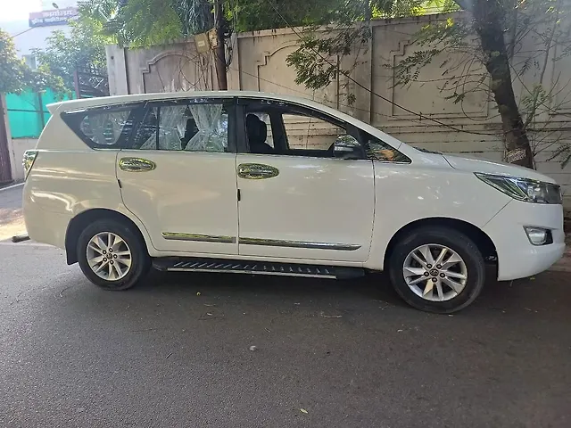 Used Toyota Innova Crysta [2016-2020] 2.4 G 7 STR [2016-2017] in Lucknow