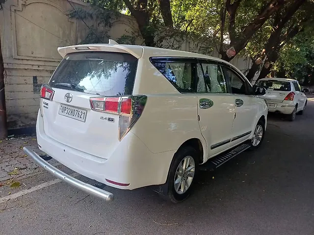 Used Toyota Innova Crysta [2016-2020] 2.4 G 7 STR [2016-2017] in Lucknow
