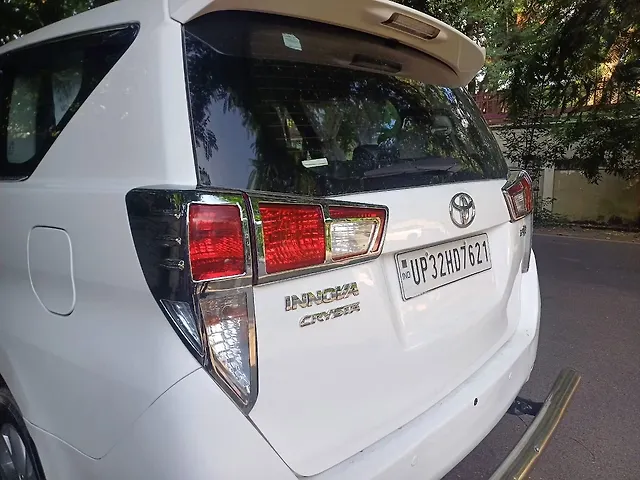 Used Toyota Innova Crysta [2016-2020] 2.4 G 7 STR [2016-2017] in Lucknow