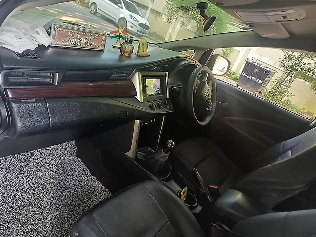 Used Toyota Innova Crysta [2016-2020] 2.4 G 7 STR [2016-2017] in Lucknow